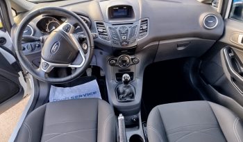 FORD FIESTA BLACK AND WHITE ED. lleno
